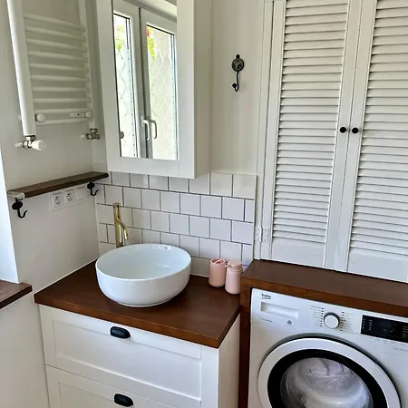 Retro Cozy 10 Minutes To And 15 Minutes To Old Apartment *